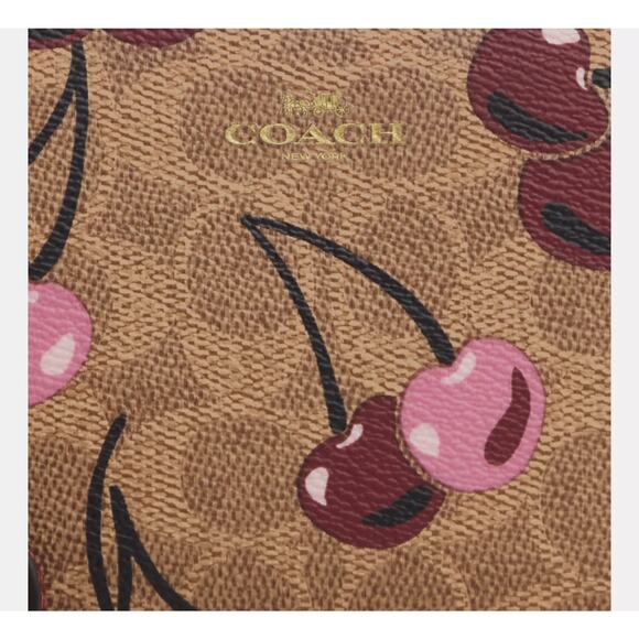 🍒 Coach Corner Zip Wristlet In Signature Canvas With Cherry Print - Picture 3 of 12